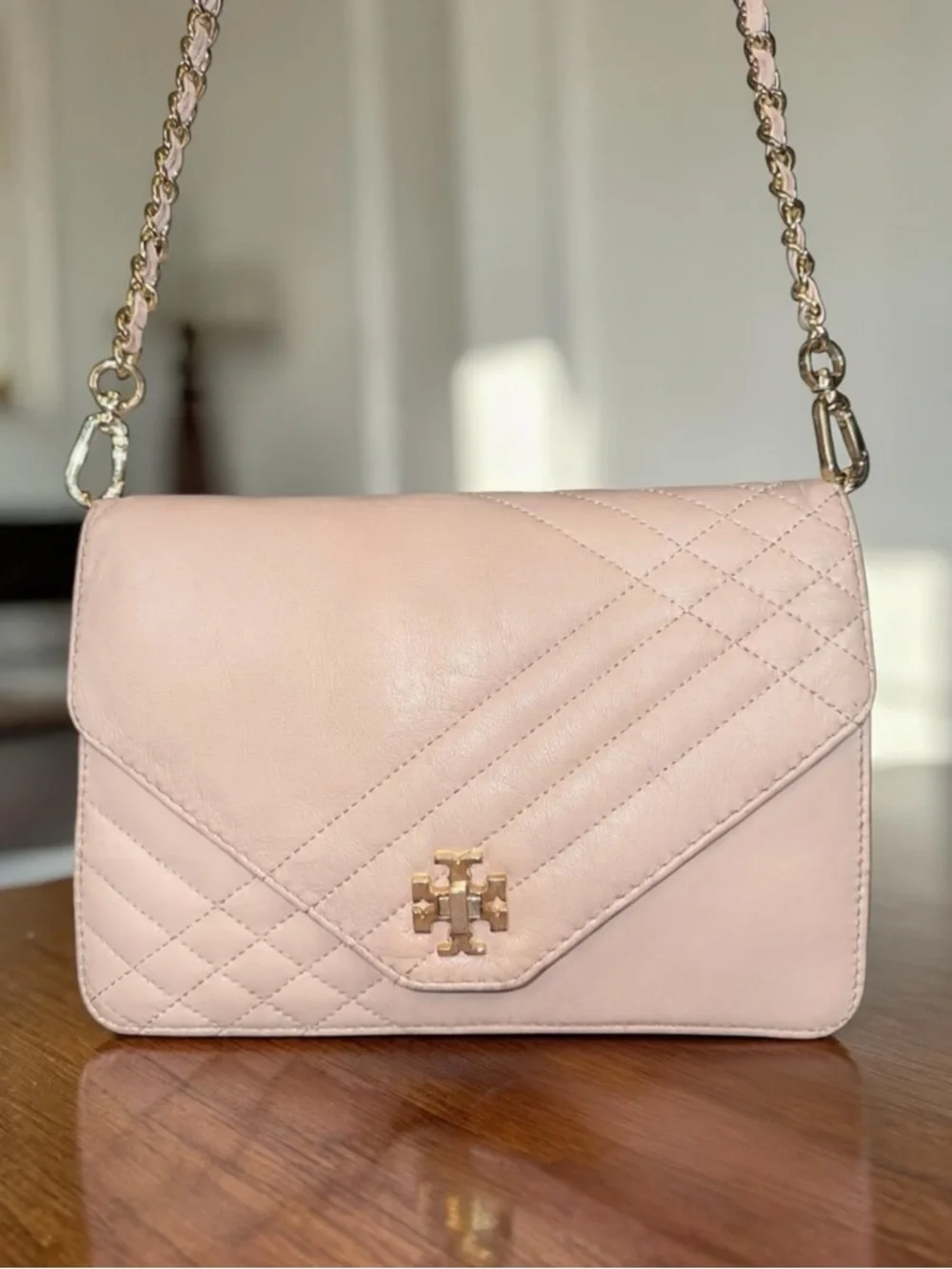 ✨ Tory Burch Kira Blush Quilted Leather Chain Crossbody Bag Gold Logo 👛 - Picture 2 of 13